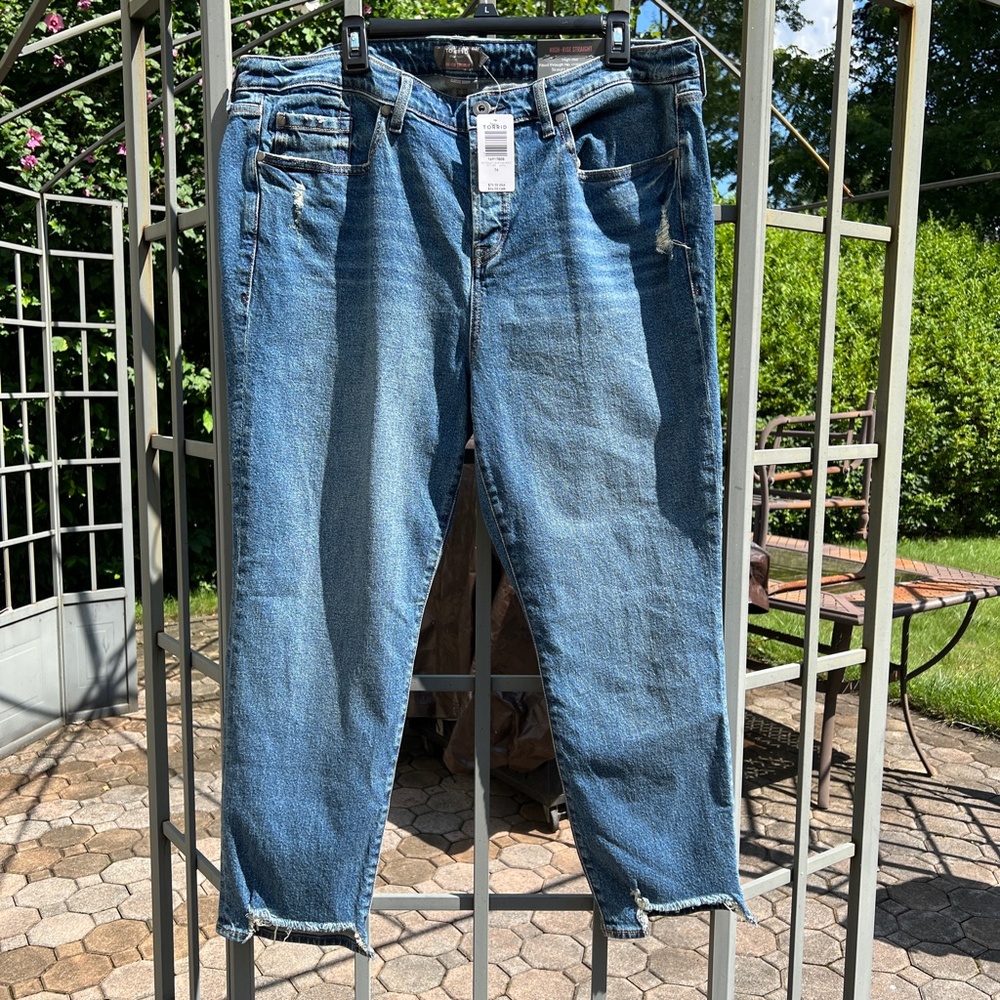 NWT Torrid High Rise Straight Leg Cropped Jean - Size 16 - Picture 2 of 8